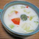 野菜スープをアレンジしてミルク味の野菜スープ